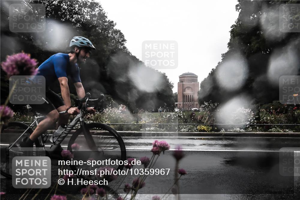 13.09.2026 - Stadtparktriathlon H.Heesch http://msf.ph/oto/10359967 13.09.2026 12:06:33 Radfahren 823, 911, 934, 998, 1049 meine-sportfotos.de