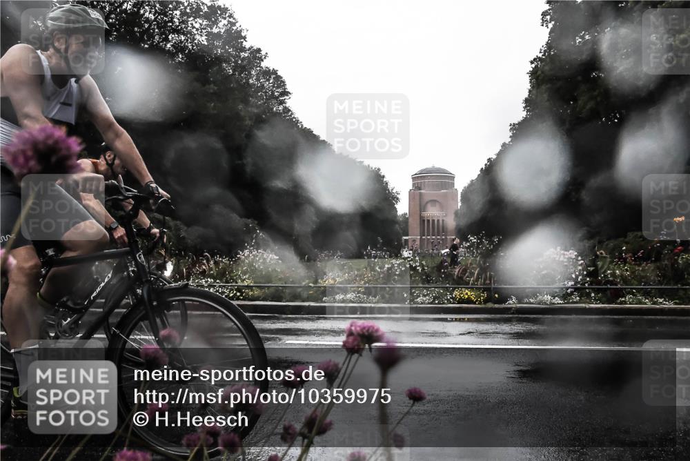 13.09.2026 - Stadtparktriathlon H.Heesch http://msf.ph/oto/10359975 13.09.2026 12:06:46 Radfahren 888, 1052, 1067 meine-sportfotos.de