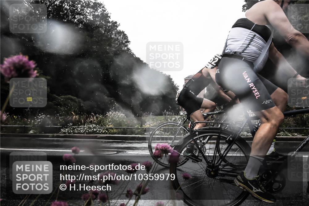 13.09.2026 - Stadtparktriathlon H.Heesch http://msf.ph/oto/10359979 13.09.2026 12:06:46 Radfahren 888, 1052, 1067 meine-sportfotos.de