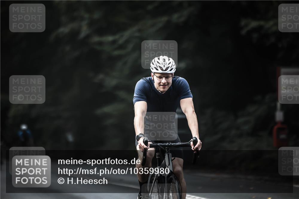 13.09.2026 - Stadtparktriathlon H.Heesch http://msf.ph/oto/10359980 13.09.2026 11:14:34 Radfahren 467, 559, 611, 632, 646 meine-sportfotos.de
