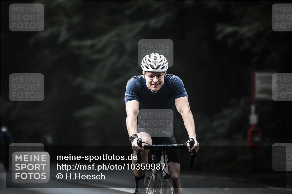 13.09.2026 - Stadtparktriathlon H.Heesch http://msf.ph/oto/10359987 13.09.2026 11:14:34 Radfahren 467, 559, 611, 632, 646 meine-sportfotos.de