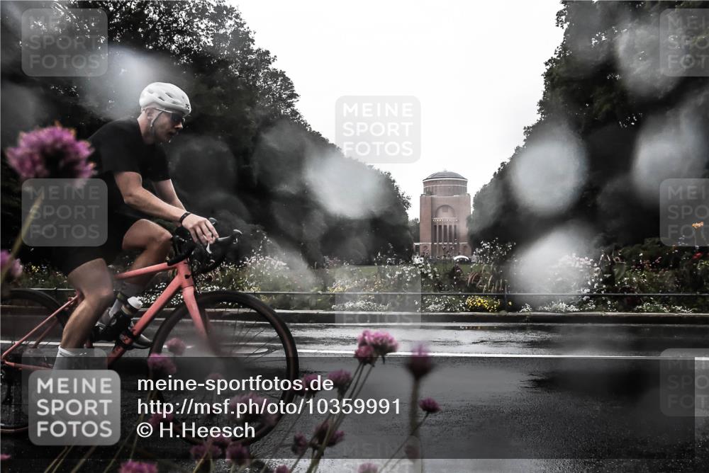 13.09.2026 - Stadtparktriathlon H.Heesch http://msf.ph/oto/10359991 13.09.2026 12:06:52 Radfahren 895, 922, 986, 1066 meine-sportfotos.de