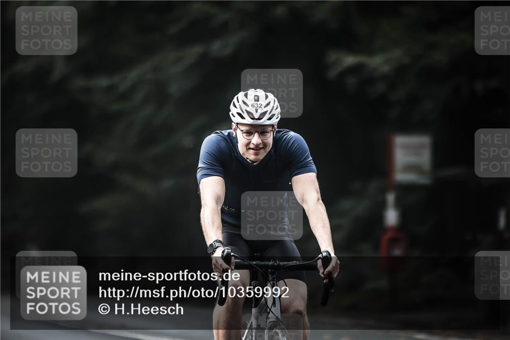 13.09.2026 - Stadtparktriathlon H.Heesch http://msf.ph/oto/10359992 13.09.2026 11:14:34 Radfahren 467, 559, 611, 632, 646 meine-sportfotos.de