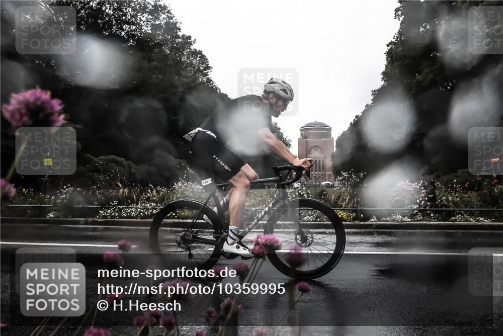 13.09.2026 - Stadtparktriathlon H.Heesch http://msf.ph/oto/10359995 13.09.2026 12:06:53 Radfahren 895, 922, 986, 1066 meine-sportfotos.de