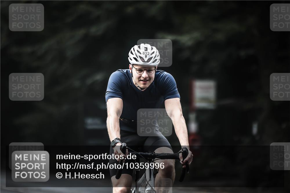 13.09.2026 - Stadtparktriathlon H.Heesch http://msf.ph/oto/10359996 13.09.2026 11:14:34 Radfahren 467, 559, 611, 632, 646 meine-sportfotos.de