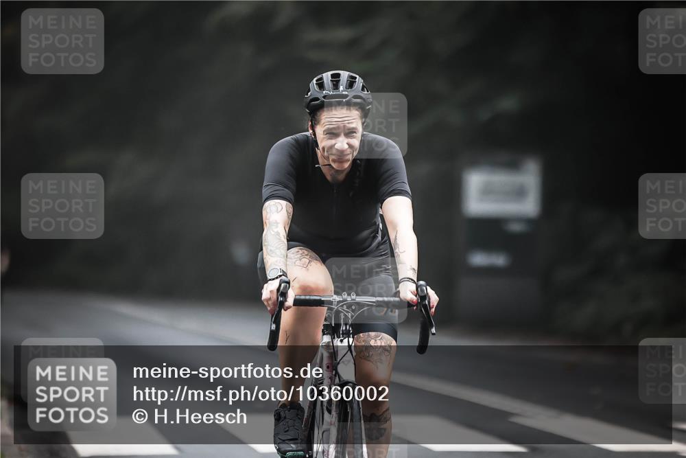 13.09.2026 - Stadtparktriathlon H.Heesch http://msf.ph/oto/10360002 13.09.2026 09:58:59 Radfahren 217, 220, 292 meine-sportfotos.de