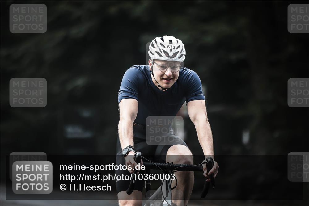 13.09.2026 - Stadtparktriathlon H.Heesch http://msf.ph/oto/10360003 13.09.2026 11:14:34 Radfahren 467, 559, 611, 632, 646 meine-sportfotos.de