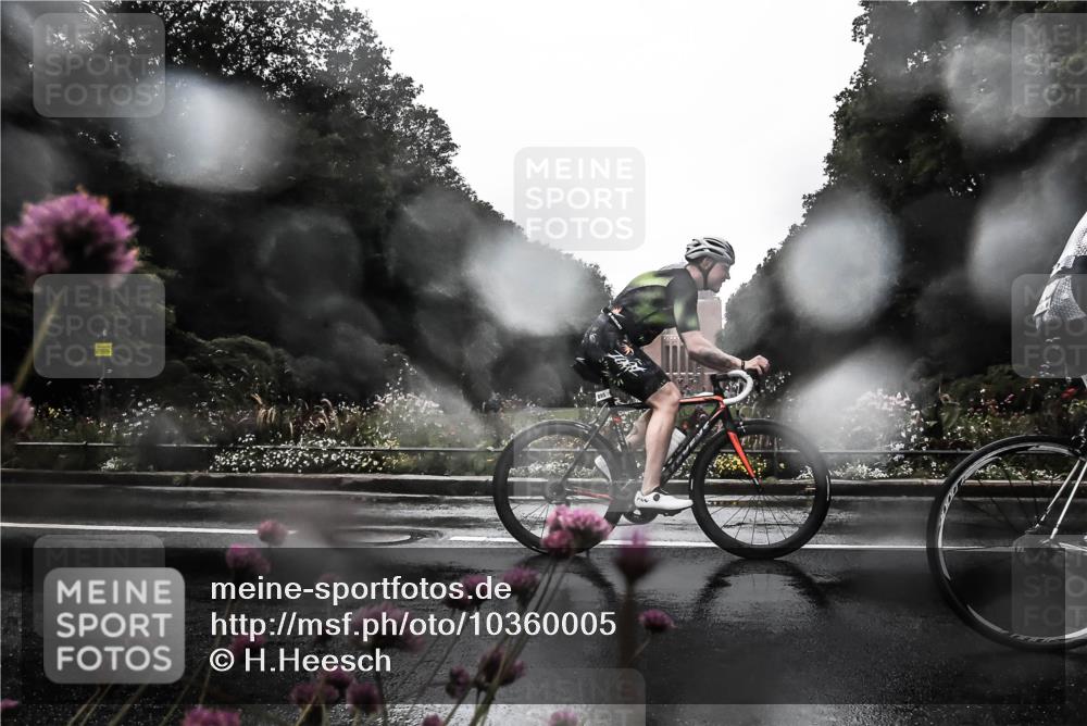 13.09.2026 - Stadtparktriathlon H.Heesch http://msf.ph/oto/10360005 13.09.2026 12:06:54 Radfahren 895, 922, 986, 1066 meine-sportfotos.de
