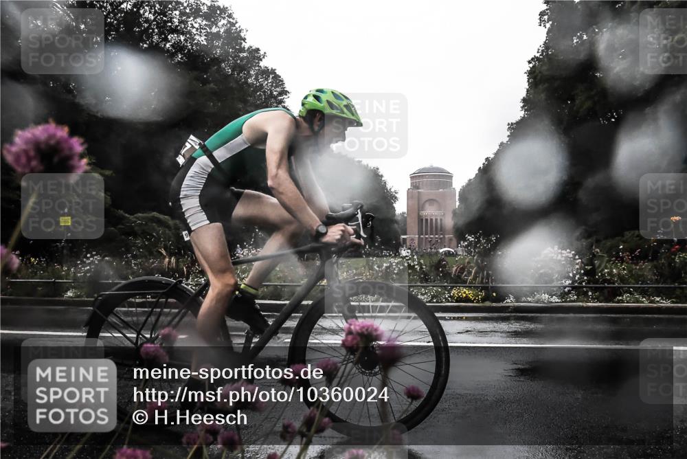 13.09.2026 - Stadtparktriathlon H.Heesch http://msf.ph/oto/10360024 13.09.2026 12:07:05 Radfahren 816, 830, 902, 957, 1035, 1061 meine-sportfotos.de