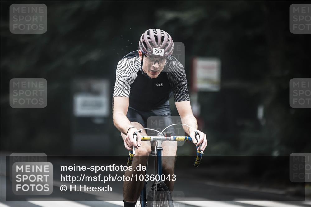 13.09.2026 - Stadtparktriathlon H.Heesch http://msf.ph/oto/10360043 13.09.2026 09:59:06 Radfahren 220, 234, 293, 339 meine-sportfotos.de