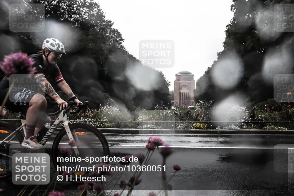 13.09.2026 - Stadtparktriathlon H.Heesch http://msf.ph/oto/10360051 13.09.2026 12:07:09 Radfahren 803, 851, 902, 1035, 1057, 1061 meine-sportfotos.de