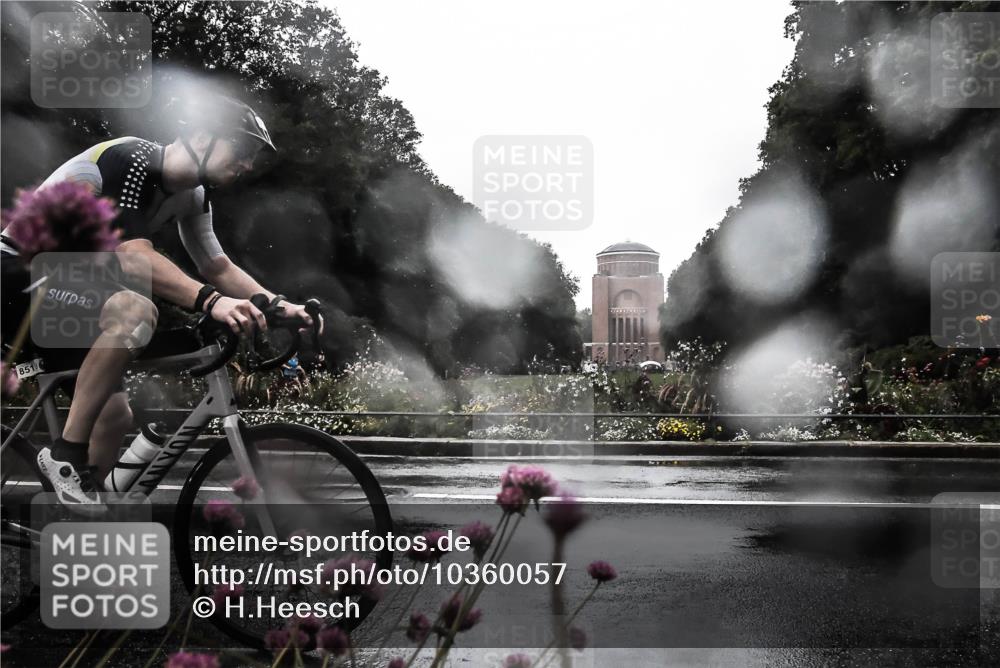 13.09.2026 - Stadtparktriathlon H.Heesch http://msf.ph/oto/10360057 13.09.2026 12:07:11 Radfahren 803, 851, 1035, 1057 meine-sportfotos.de