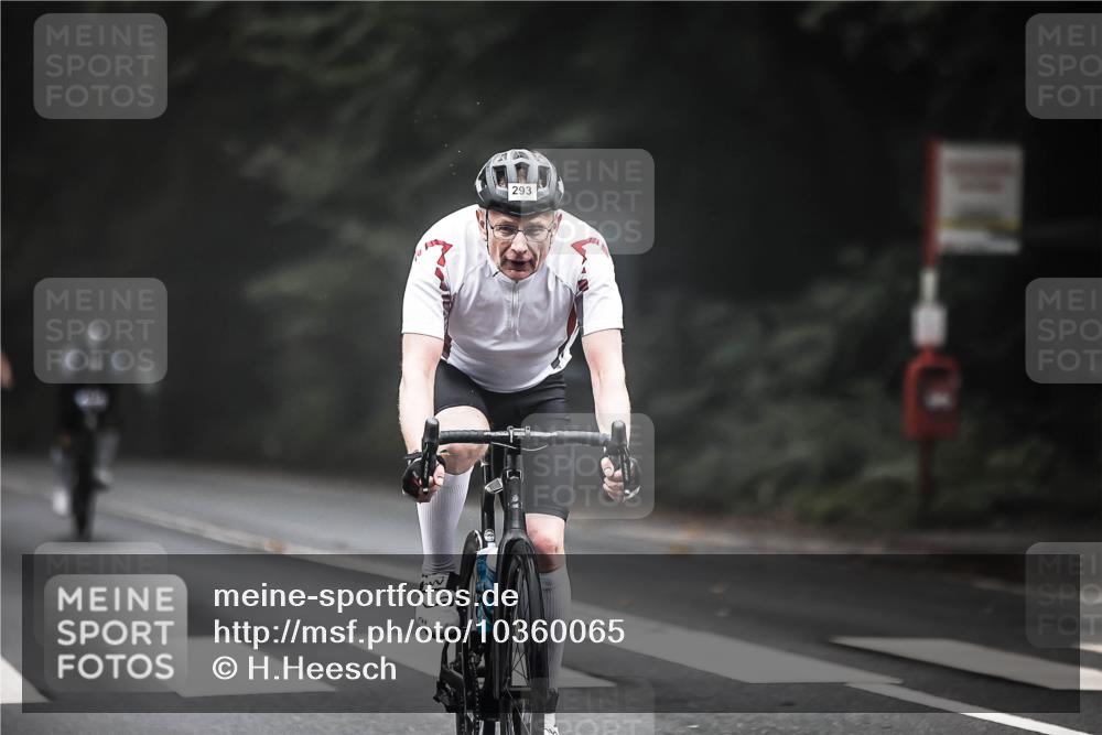 13.09.2026 - Stadtparktriathlon H.Heesch http://msf.ph/oto/10360065 13.09.2026 09:59:09 Radfahren 220, 234, 293, 339, 344 meine-sportfotos.de