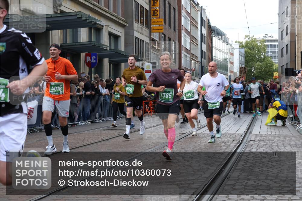 13.09.2026 - 21. swb-Marathon Bremen Strokosch-Dieckow http://msf.ph/oto/10360073 13.09.2026 13:35:39 Ziel 318, 532, 563, 1867, 2565, 3026, 3056, 3224, 3454, 3485, 3489, 3857, 4016, 4048, 5026, 5071, 5157, 5259, 5276, 5381, 5467, 5468, 5584, 5586, 5816, 6159, 6724, 6874, 6982, 7036, 7043, 7235, 7256, 7385, 7691, 7804, 8145, 8227, 8275, 8335, 8488, 8705, 9076, 9243, 9497, 9912, 13121, 13179, 13213, 156, 607, 1150, 2041, 2090, 2318, 2356, 2625, 2866, 3055, 3087, 3226, 3621, 3704, 3780, 4062, 4326, 5308, 5467, 5468, 5661, 6315, 6418, 6465, 6466, 6644, 6837 meine-sportfotos.de