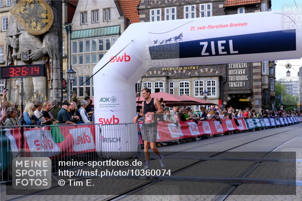 13.09.2026 - 21. swb-Marathon Bremen Tim E. http://msf.ph/oto/10360074 13.09.2026 12:57:03 Ziel 901, 1288, 4936, 7118 meine-sportfotos.de