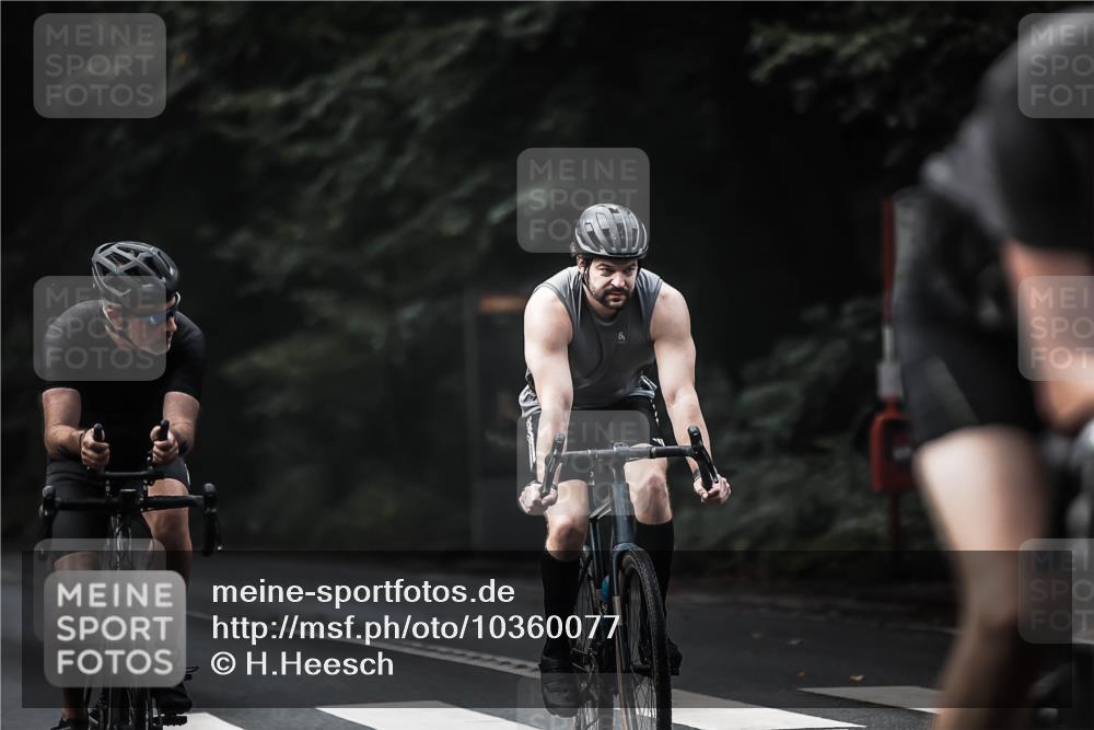 13.09.2026 - Stadtparktriathlon H.Heesch http://msf.ph/oto/10360077 13.09.2026 11:14:41 Radfahren 476, 599, 611, 622, 646, 656 meine-sportfotos.de