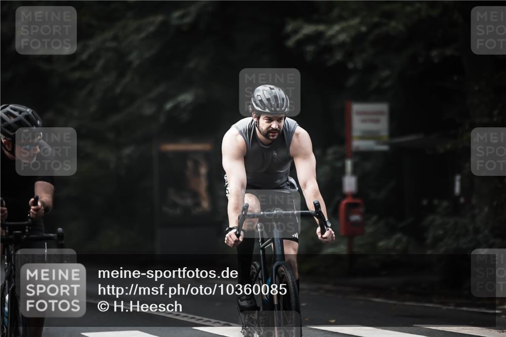 13.09.2026 - Stadtparktriathlon H.Heesch http://msf.ph/oto/10360085 13.09.2026 11:14:41 Radfahren 476, 599, 611, 622, 646, 656 meine-sportfotos.de