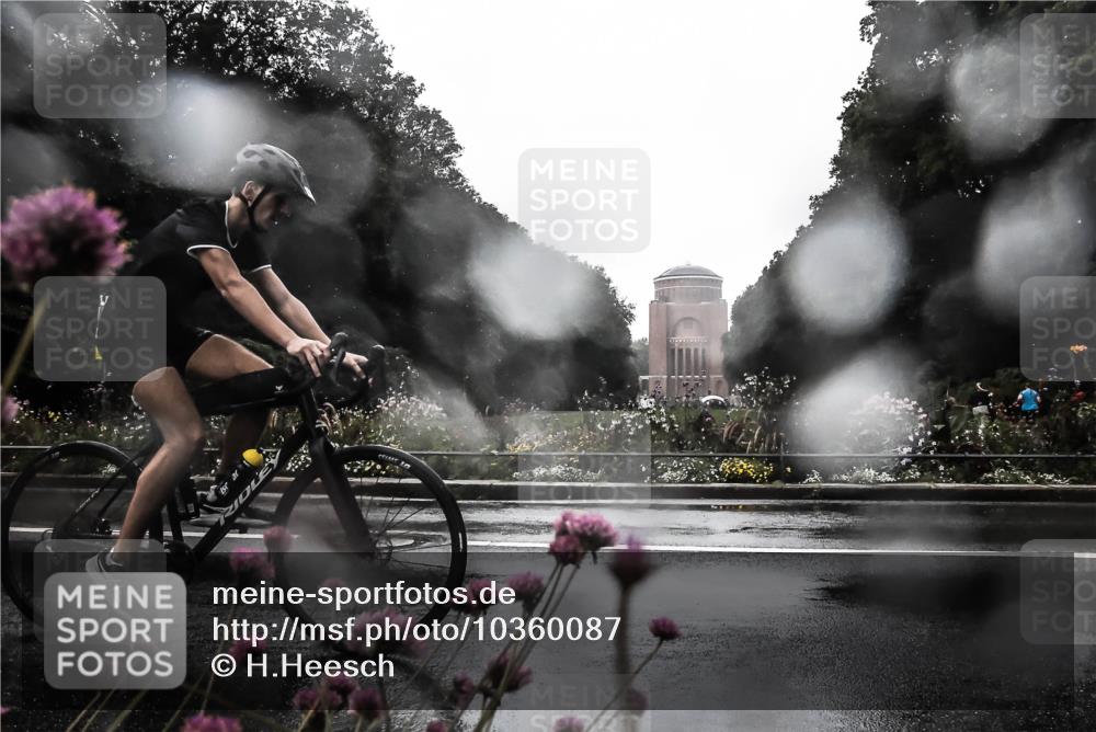 13.09.2026 - Stadtparktriathlon H.Heesch http://msf.ph/oto/10360087 13.09.2026 12:07:27 Radfahren 838, 917, 978, 1031 meine-sportfotos.de