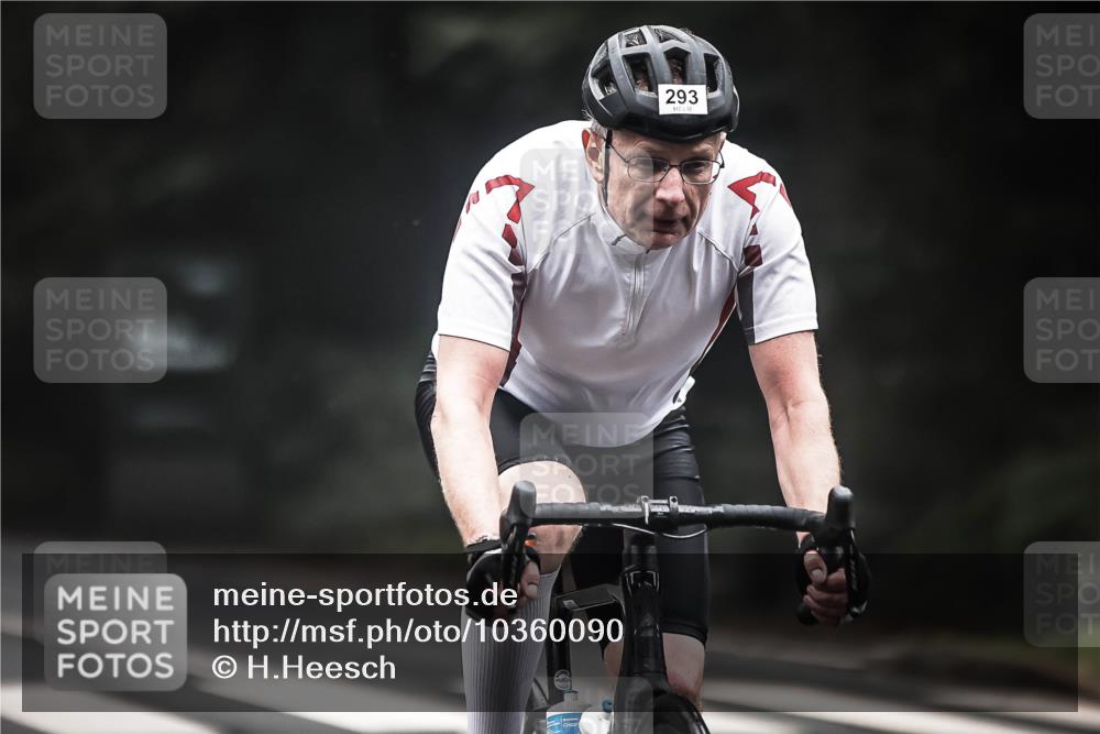 13.09.2026 - Stadtparktriathlon H.Heesch http://msf.ph/oto/10360090 13.09.2026 09:59:09 Radfahren 220, 234, 293, 339, 344 meine-sportfotos.de