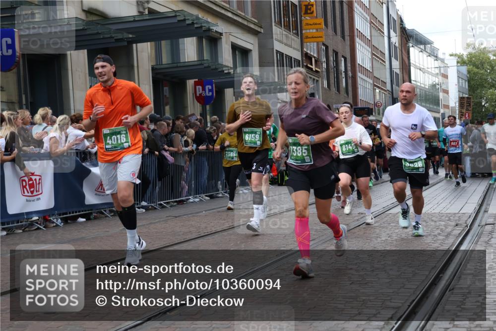 13.09.2026 - 21. swb-Marathon Bremen Strokosch-Dieckow http://msf.ph/oto/10360094 13.09.2026 13:35:39 Ziel 318, 532, 563, 1867, 2565, 3026, 3056, 3224, 3454, 3485, 3489, 3857, 4016, 4048, 5026, 5071, 5157, 5259, 5276, 5381, 5467, 5468, 5584, 5586, 5816, 6159, 6724, 6874, 6982, 7036, 7043, 7235, 7256, 7385, 7691, 7804, 8145, 8227, 8275, 8335, 8488, 8705, 9076, 9243, 9497, 9912, 13121, 13179, 13213, 156, 607, 1150, 2041, 2090, 2318, 2356, 2625, 2866, 3055, 3087, 3226, 3621, 3704, 3780, 4062, 4326, 5308, 5467, 5468, 5661, 6315, 6418, 6465, 6466, 6644, 6837 meine-sportfotos.de