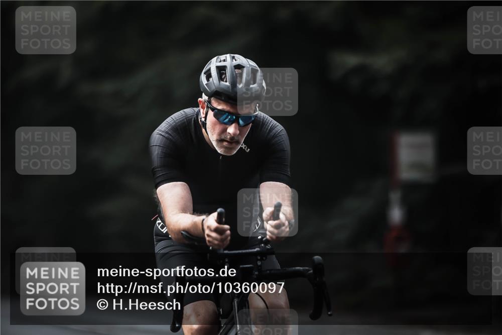 13.09.2026 - Stadtparktriathlon H.Heesch http://msf.ph/oto/10360097 13.09.2026 11:14:42 Radfahren 476, 599, 611, 622, 646, 656 meine-sportfotos.de