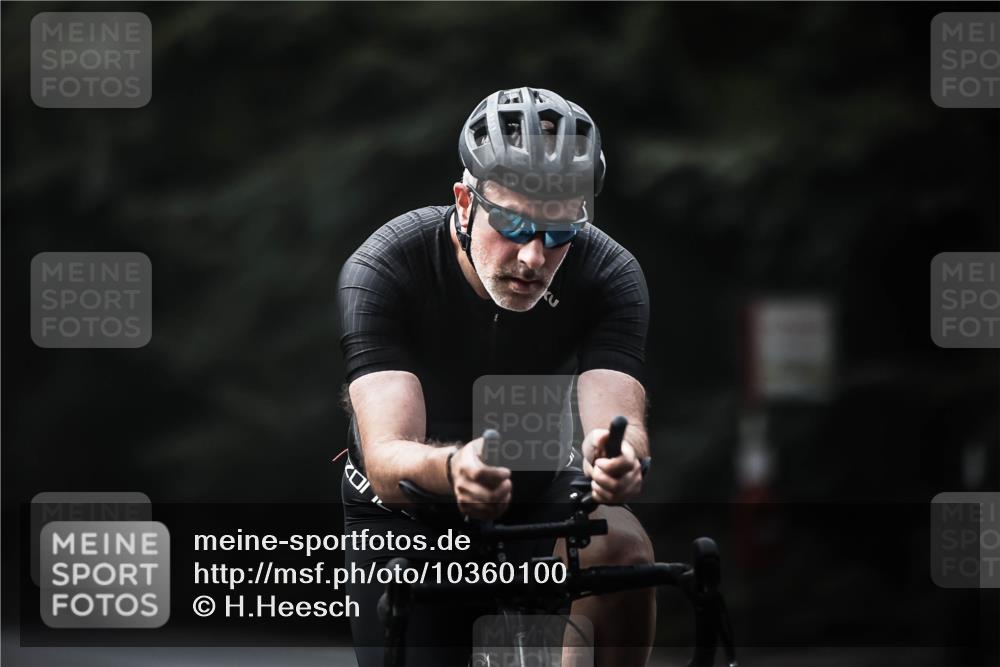 13.09.2026 - Stadtparktriathlon H.Heesch http://msf.ph/oto/10360100 13.09.2026 11:14:42 Radfahren 476, 599, 611, 622, 646, 656 meine-sportfotos.de