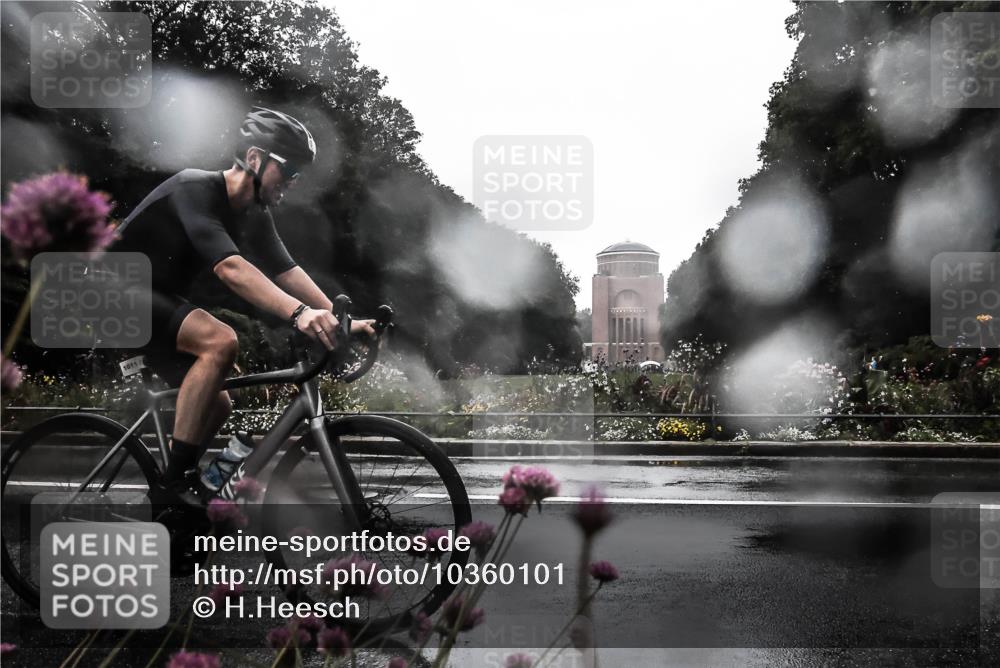 13.09.2026 - Stadtparktriathlon H.Heesch http://msf.ph/oto/10360101 13.09.2026 12:07:34 Radfahren 832, 1011, 1054 meine-sportfotos.de