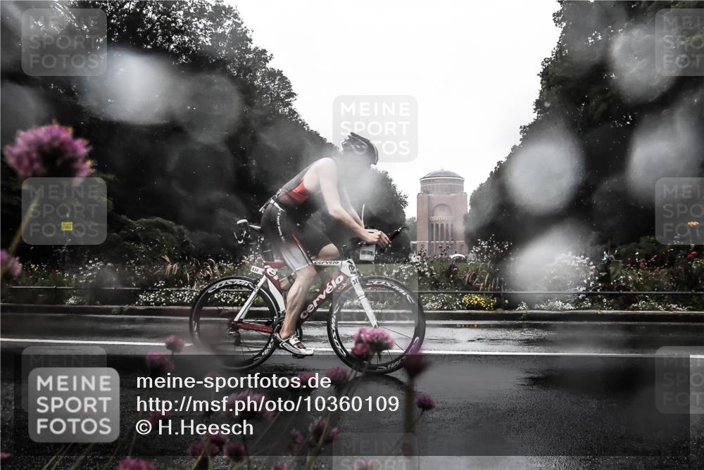 13.09.2026 - Stadtparktriathlon H.Heesch http://msf.ph/oto/10360109 13.09.2026 12:07:34 Radfahren 832, 1011, 1054 meine-sportfotos.de