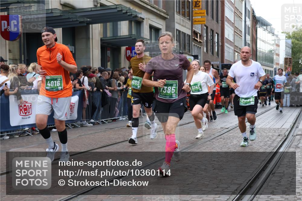 13.09.2026 - 21. swb-Marathon Bremen Strokosch-Dieckow http://msf.ph/oto/10360114 13.09.2026 13:35:39 Ziel 318, 532, 563, 1867, 2565, 3026, 3056, 3224, 3454, 3485, 3489, 3857, 4016, 4048, 5026, 5071, 5157, 5259, 5276, 5381, 5467, 5468, 5584, 5586, 5816, 6159, 6724, 6874, 6982, 7036, 7043, 7235, 7256, 7385, 7691, 7804, 8145, 8227, 8275, 8335, 8488, 8705, 9076, 9243, 9497, 9912, 13121, 13179, 13213, 156, 607, 1150, 2041, 2090, 2318, 2356, 2625, 2866, 3055, 3087, 3226, 3621, 3704, 3780, 4062, 4326, 5308, 5467, 5468, 5661, 6315, 6418, 6465, 6466, 6644, 6837 meine-sportfotos.de
