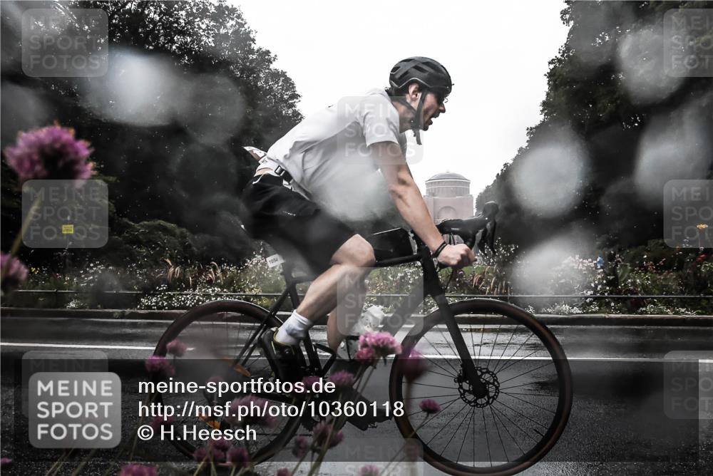 13.09.2026 - Stadtparktriathlon H.Heesch http://msf.ph/oto/10360118 13.09.2026 12:07:35 Radfahren 832, 983, 1011, 1054 meine-sportfotos.de