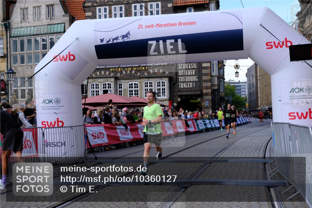 13.09.2026 - 21. swb-Marathon Bremen Tim E. http://msf.ph/oto/10360127 13.09.2026 12:57:15 Ziel 365, 573, 6201, 7118, 7671 meine-sportfotos.de