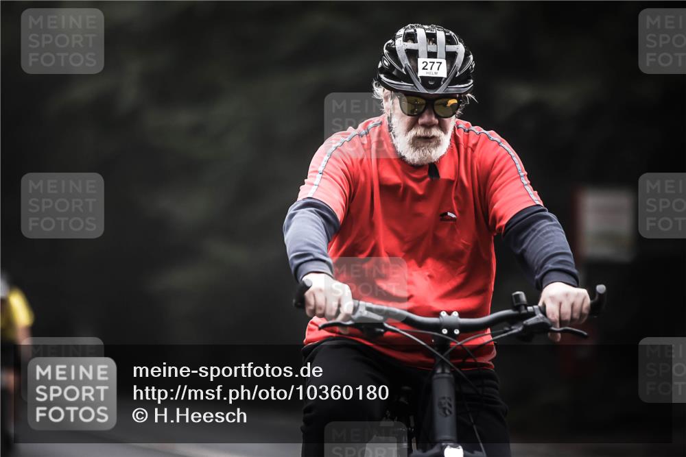 13.09.2026 - Stadtparktriathlon H.Heesch http://msf.ph/oto/10360180 13.09.2026 09:59:16 Radfahren 227, 234, 277, 295, 339, 344 meine-sportfotos.de