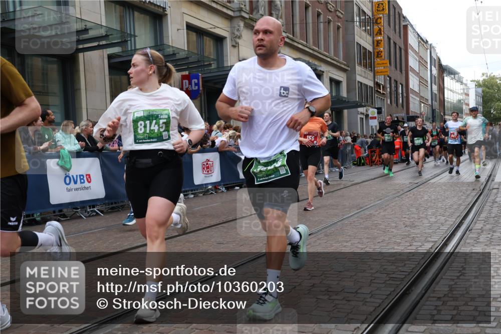 13.09.2026 - 21. swb-Marathon Bremen Strokosch-Dieckow http://msf.ph/oto/10360203 13.09.2026 13:35:42 Ziel 318, 563, 1072, 1867, 2339, 2565, 2931, 3026, 3056, 3224, 3291, 3454, 3485, 3489, 3857, 4016, 4048, 5026, 5071, 5157, 5259, 5276, 5381, 5816, 6159, 6724, 6874, 6982, 7036, 7043, 7235, 7256, 7385, 7691, 7804, 8145, 8227, 8275, 8335, 8488, 8705, 9076, 9226, 9243, 9497, 9564, 9912, 13179, 13238, 156, 532, 607, 1150, 2041, 2090, 2318, 2356, 3055, 3087, 3226, 3621, 3704, 3780, 4326, 5308, 5467, 5468, 5584, 5586, 5661, 6315, 6418, 6465, 6466, 6644, 6837 meine-sportfotos.de