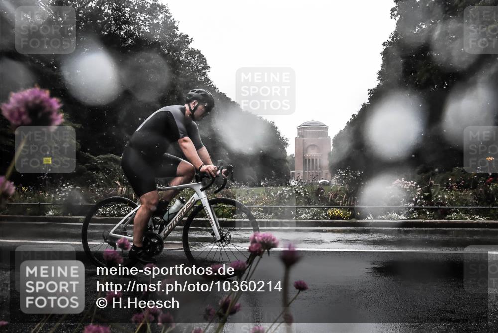 13.09.2026 - Stadtparktriathlon H.Heesch http://msf.ph/oto/10360214 13.09.2026 12:08:29 Radfahren 761, 961, 1058 meine-sportfotos.de