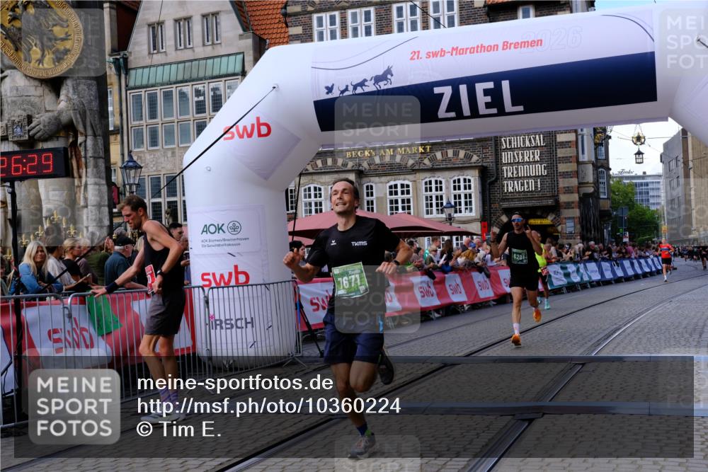 13.09.2026 - 21. swb-Marathon Bremen Tim E. http://msf.ph/oto/10360224 13.09.2026 12:57:18 Ziel 365, 573, 6201, 7118, 7671 meine-sportfotos.de