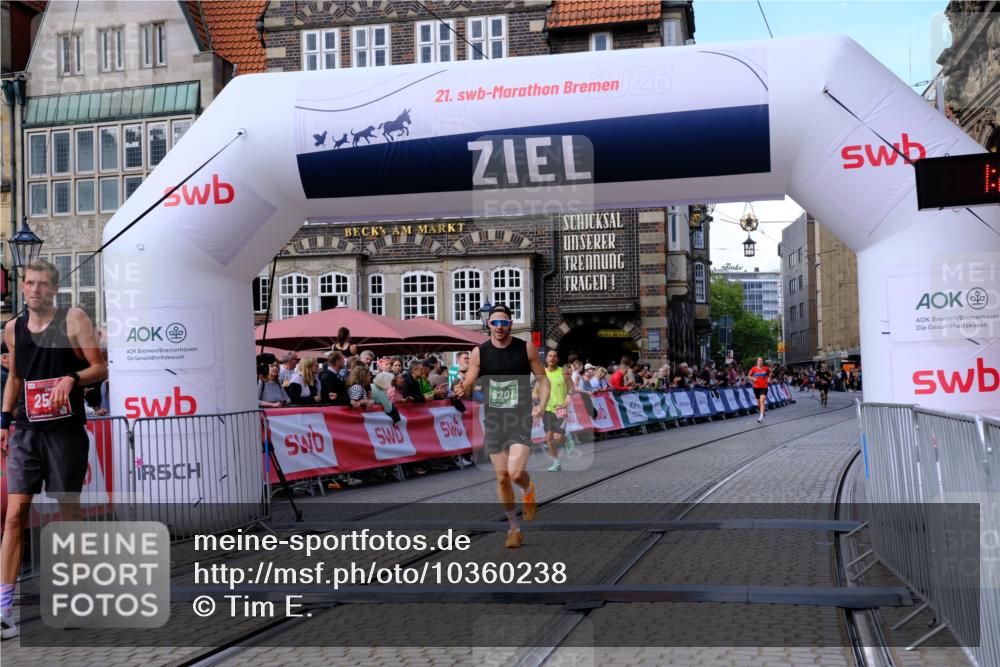 13.09.2026 - 21. swb-Marathon Bremen Tim E. http://msf.ph/oto/10360238 13.09.2026 12:57:19 Ziel 365, 573, 3368, 6201, 7118, 7671 meine-sportfotos.de