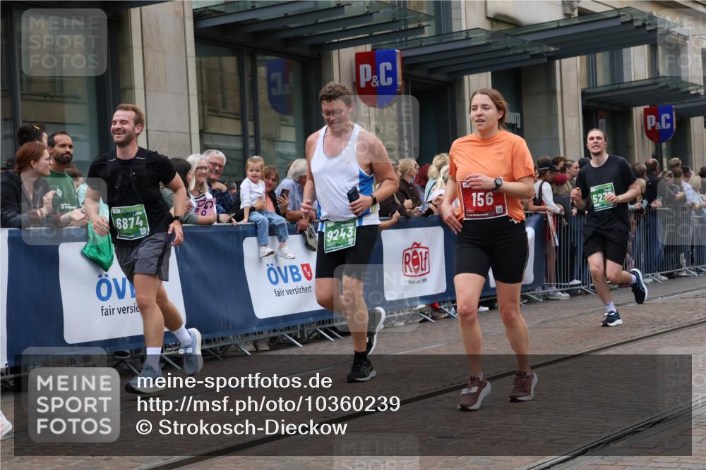 13.09.2026 - 21. swb-Marathon Bremen Strokosch-Dieckow http://msf.ph/oto/10360239 13.09.2026 13:35:43 Ziel 318, 563, 1072, 1867, 2339, 2565, 2931, 3026, 3056, 3224, 3291, 3454, 3485, 3489, 3857, 4016, 4048, 5026, 5071, 5157, 5259, 5276, 5381, 5800, 5816, 6159, 6724, 6874, 6982, 7036, 7043, 7256, 7385, 7691, 7804, 8145, 8227, 8275, 8335, 8488, 8705, 9076, 9226, 9243, 9497, 9564, 9912, 13179, 13238, 156, 532, 607, 2041, 2090, 2318, 2356, 3055, 3087, 3226, 3621, 3704, 3780, 3857, 4326, 5308, 5467, 5468, 5584, 5586, 5661, 6315, 6418, 6465, 6466, 6644 meine-sportfotos.de