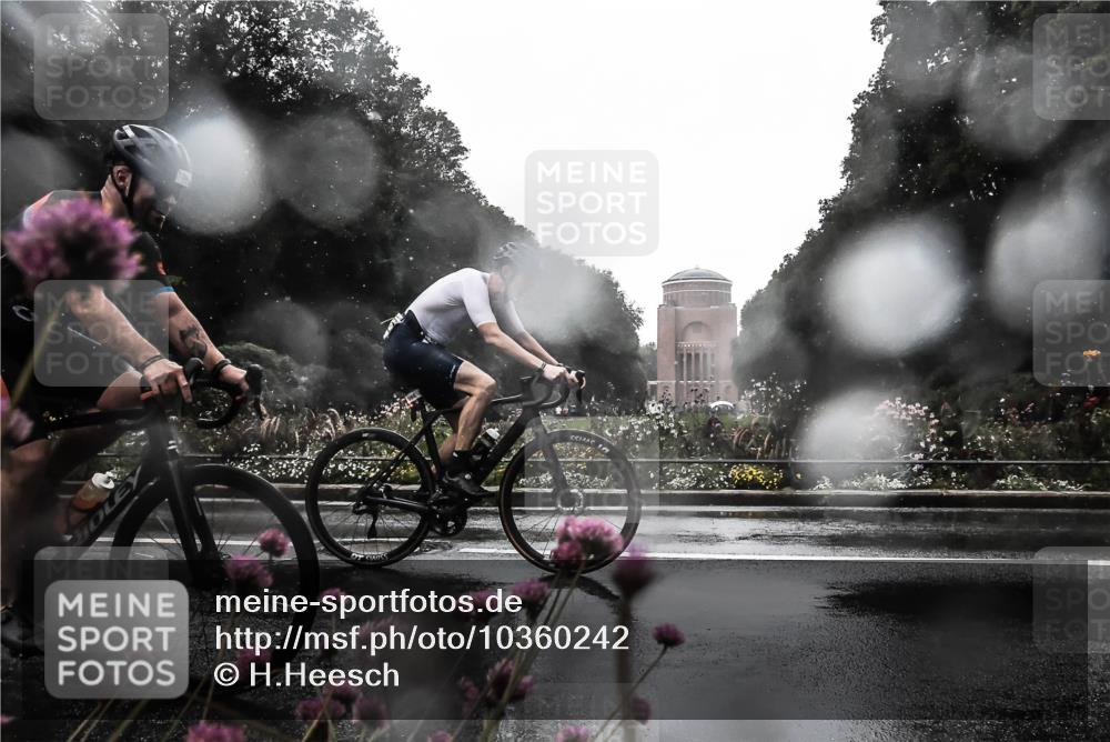 13.09.2026 - Stadtparktriathlon H.Heesch http://msf.ph/oto/10360242 13.09.2026 12:08:35 Radfahren 966, 969, 1064 meine-sportfotos.de