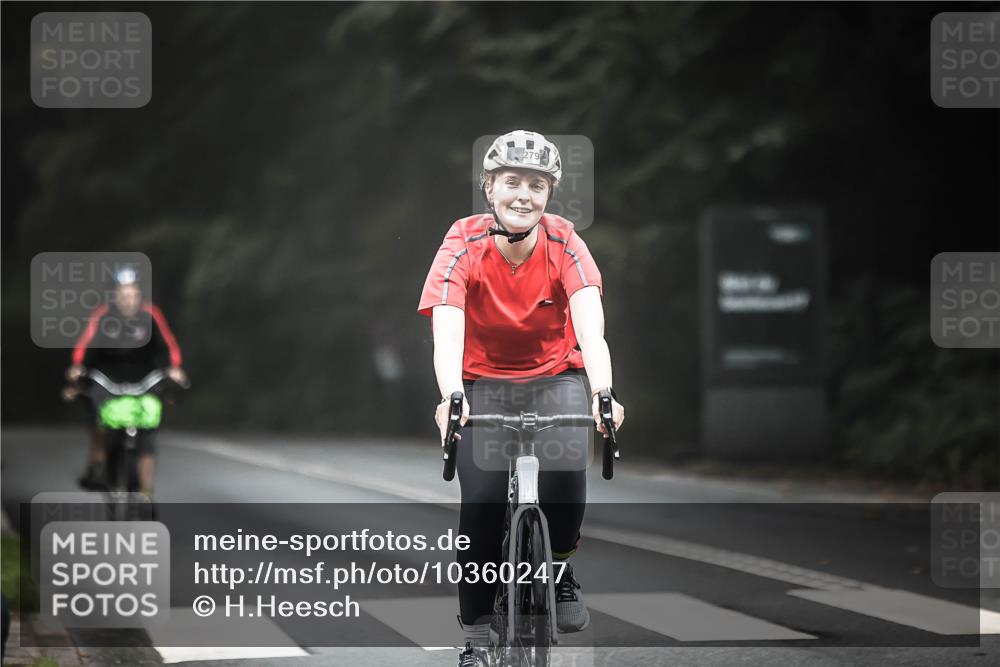 13.09.2026 - Stadtparktriathlon H.Heesch http://msf.ph/oto/10360247 13.09.2026 09:59:25 Radfahren 227, 279, 342 meine-sportfotos.de