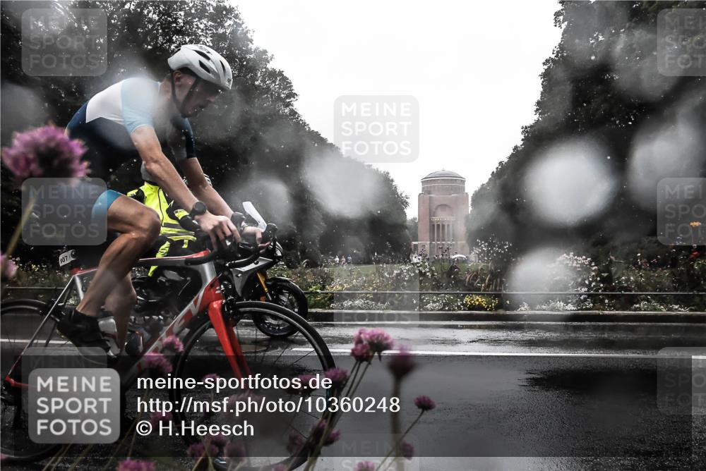 13.09.2026 - Stadtparktriathlon H.Heesch http://msf.ph/oto/10360248 13.09.2026 12:08:40 Radfahren 835, 907 meine-sportfotos.de