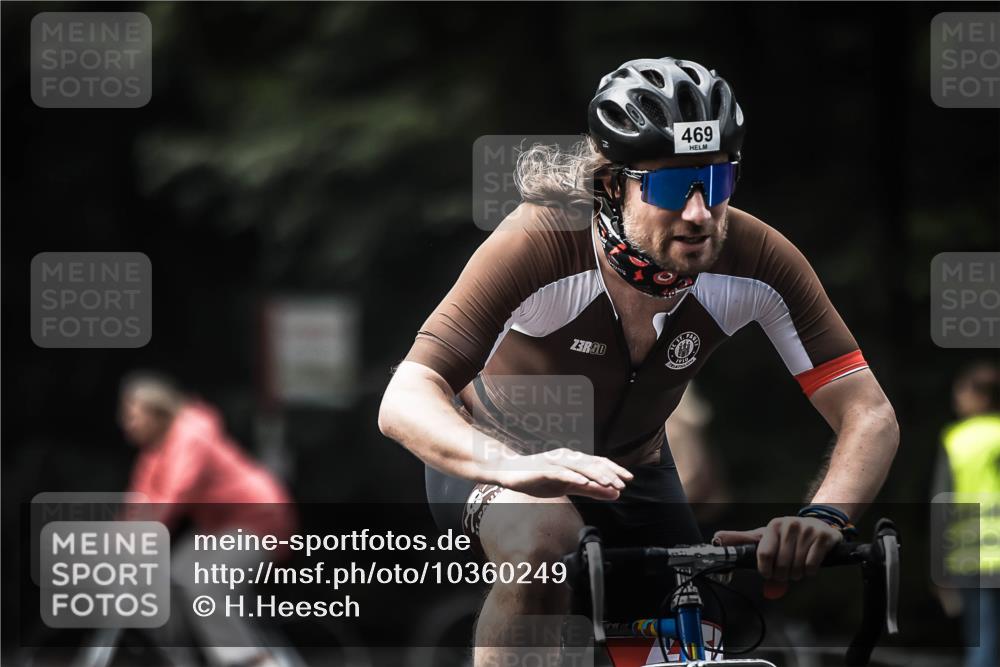13.09.2026 - Stadtparktriathlon H.Heesch http://msf.ph/oto/10360249 13.09.2026 11:14:54 Radfahren 469, 634, 699 meine-sportfotos.de