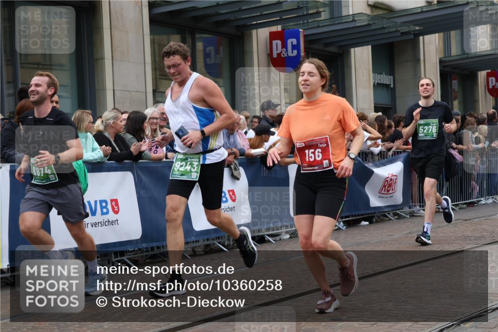 13.09.2026 - 21. swb-Marathon Bremen Strokosch-Dieckow http://msf.ph/oto/10360258 13.09.2026 13:35:43 Ziel 318, 563, 1072, 1867, 2339, 2565, 2931, 3026, 3056, 3224, 3291, 3454, 3485, 3489, 3857, 4016, 4048, 5026, 5071, 5157, 5259, 5276, 5381, 5800, 5816, 6159, 6724, 6874, 6982, 7036, 7043, 7256, 7385, 7691, 7804, 8145, 8227, 8275, 8335, 8488, 8705, 9076, 9226, 9243, 9497, 9564, 9912, 13179, 13238, 156, 532, 607, 2041, 2090, 2318, 2356, 3055, 3087, 3226, 3621, 3704, 3780, 3857, 4326, 5308, 5467, 5468, 5584, 5586, 5661, 6315, 6418, 6465, 6466, 6644 meine-sportfotos.de