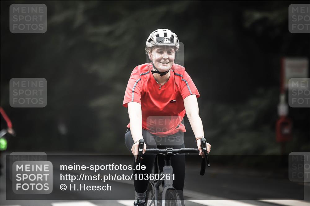 13.09.2026 - Stadtparktriathlon H.Heesch http://msf.ph/oto/10360261 13.09.2026 09:59:26 Radfahren 227, 279, 342 meine-sportfotos.de