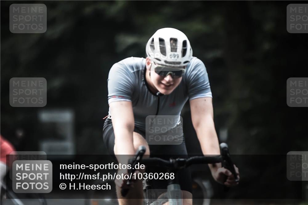 13.09.2026 - Stadtparktriathlon H.Heesch http://msf.ph/oto/10360268 13.09.2026 11:14:55 Radfahren 469, 634, 699 meine-sportfotos.de