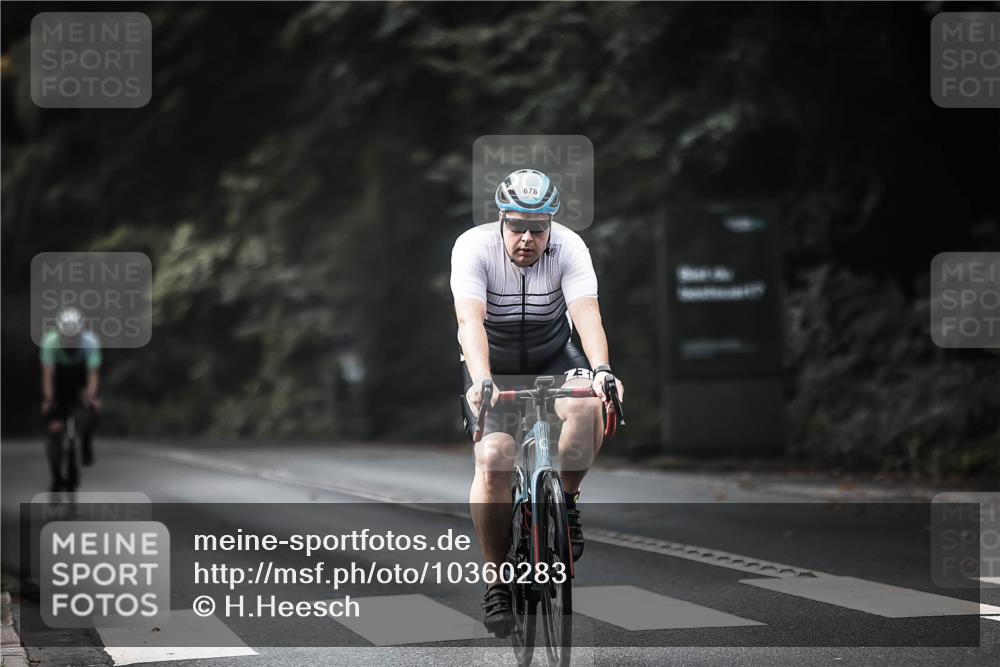 13.09.2026 - Stadtparktriathlon H.Heesch http://msf.ph/oto/10360283 13.09.2026 11:15:06 Radfahren 592, 678 meine-sportfotos.de