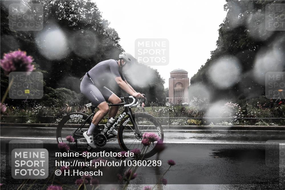 13.09.2026 - Stadtparktriathlon H.Heesch http://msf.ph/oto/10360289 13.09.2026 12:09:02 Radfahren 863, 939 meine-sportfotos.de
