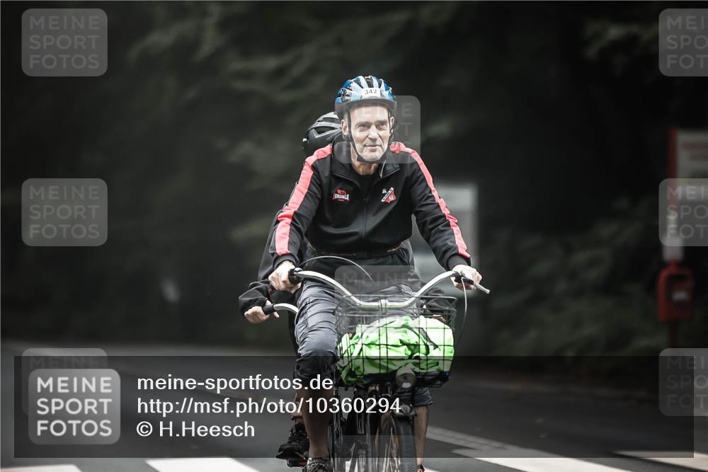 13.09.2026 - Stadtparktriathlon H.Heesch http://msf.ph/oto/10360294 13.09.2026 09:59:28 Radfahren 227, 279, 342 meine-sportfotos.de