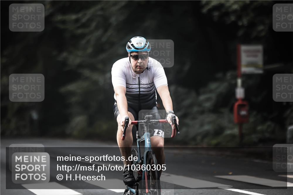 13.09.2026 - Stadtparktriathlon H.Heesch http://msf.ph/oto/10360305 13.09.2026 11:15:07 Radfahren 592, 678 meine-sportfotos.de