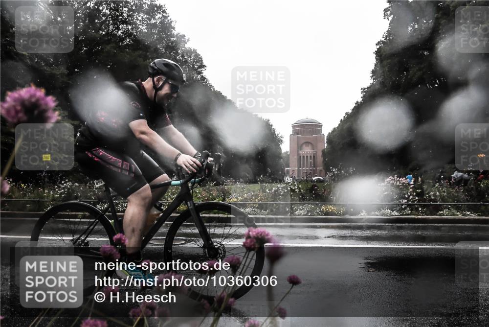 13.09.2026 - Stadtparktriathlon H.Heesch http://msf.ph/oto/10360306 13.09.2026 12:09:12 Radfahren 852, 1000, 1043 meine-sportfotos.de
