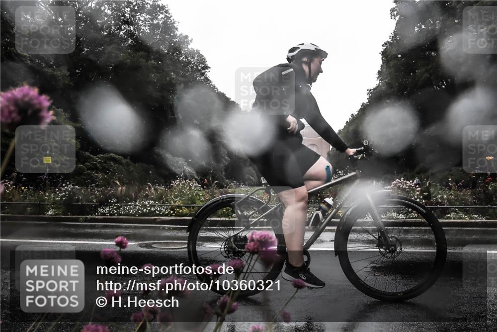 13.09.2026 - Stadtparktriathlon H.Heesch http://msf.ph/oto/10360321 13.09.2026 12:09:24 Radfahren 794, 945, 1039 meine-sportfotos.de